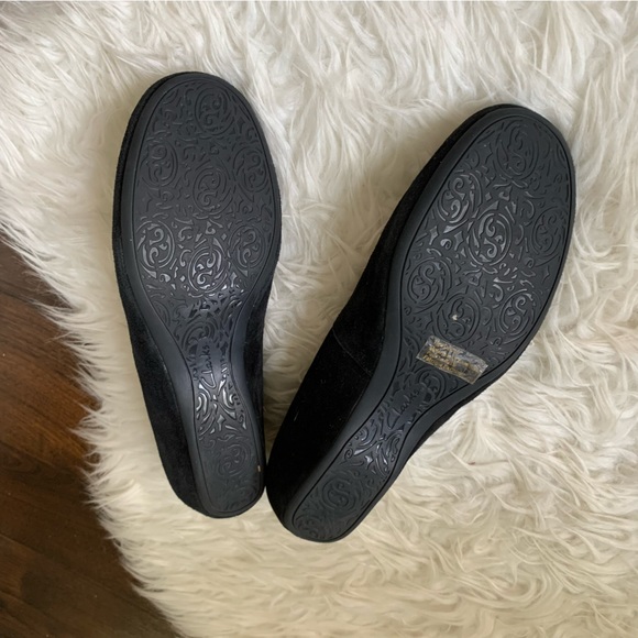 Clarks suede slip-on loafers with slight inside wedge for comfort Sz 10 EUC - Picture 13 of 13